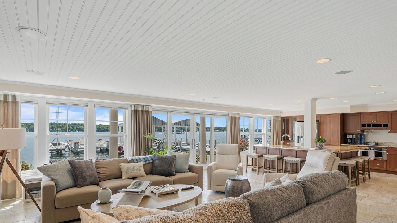 Photo of Bedroom in Lake Geneva
