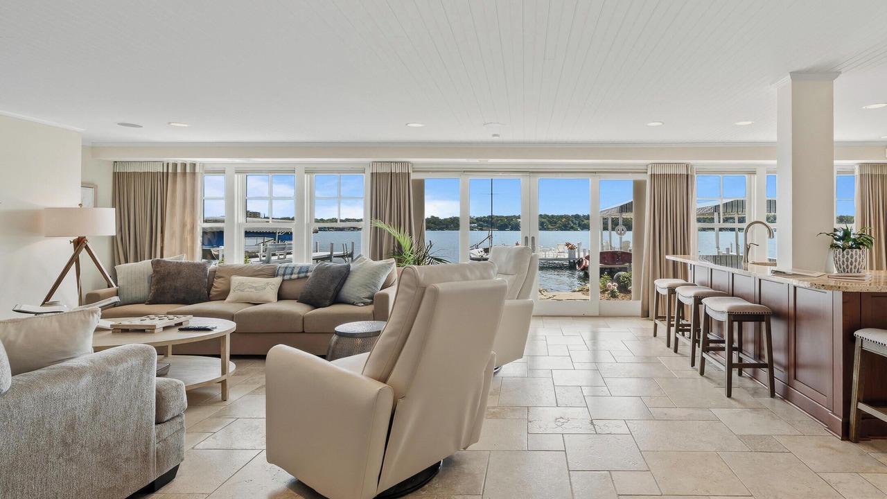 Photo of Livingroom in Lake Geneva