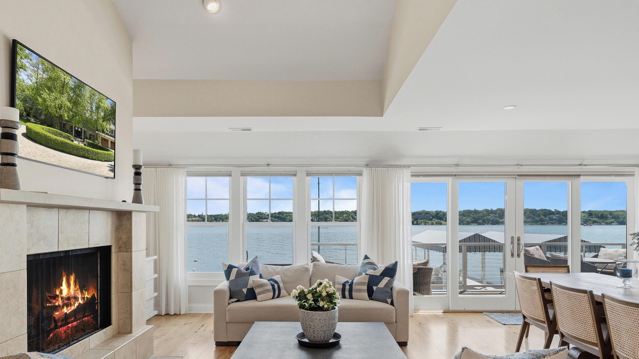 Photo of Livingroom in Lake Geneva