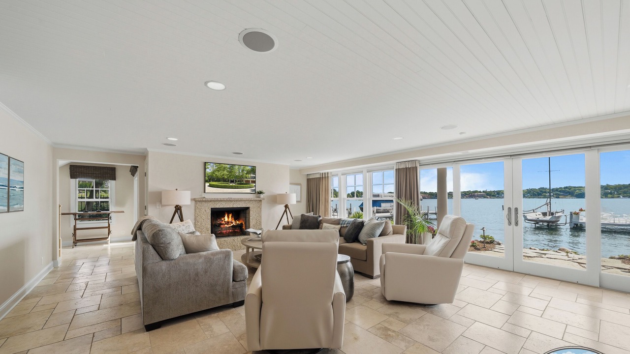 Photo of Livingroom in Lake Geneva
