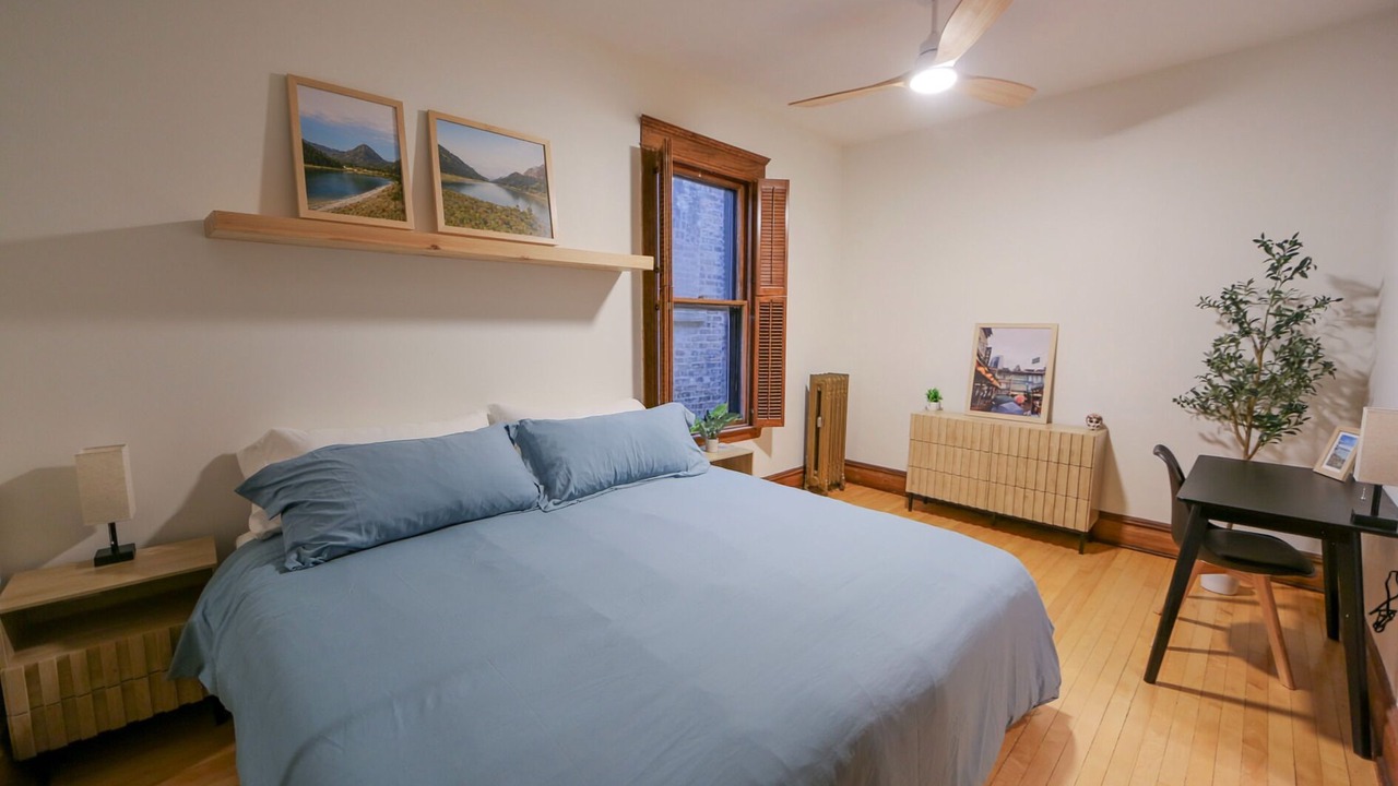 Photo of Bedroom in Rogers Park