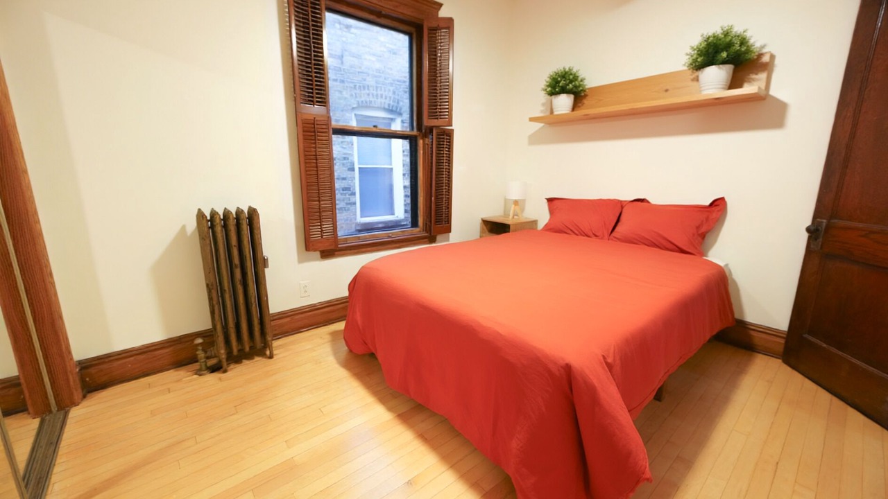 Photo of Bedroom in Rogers Park