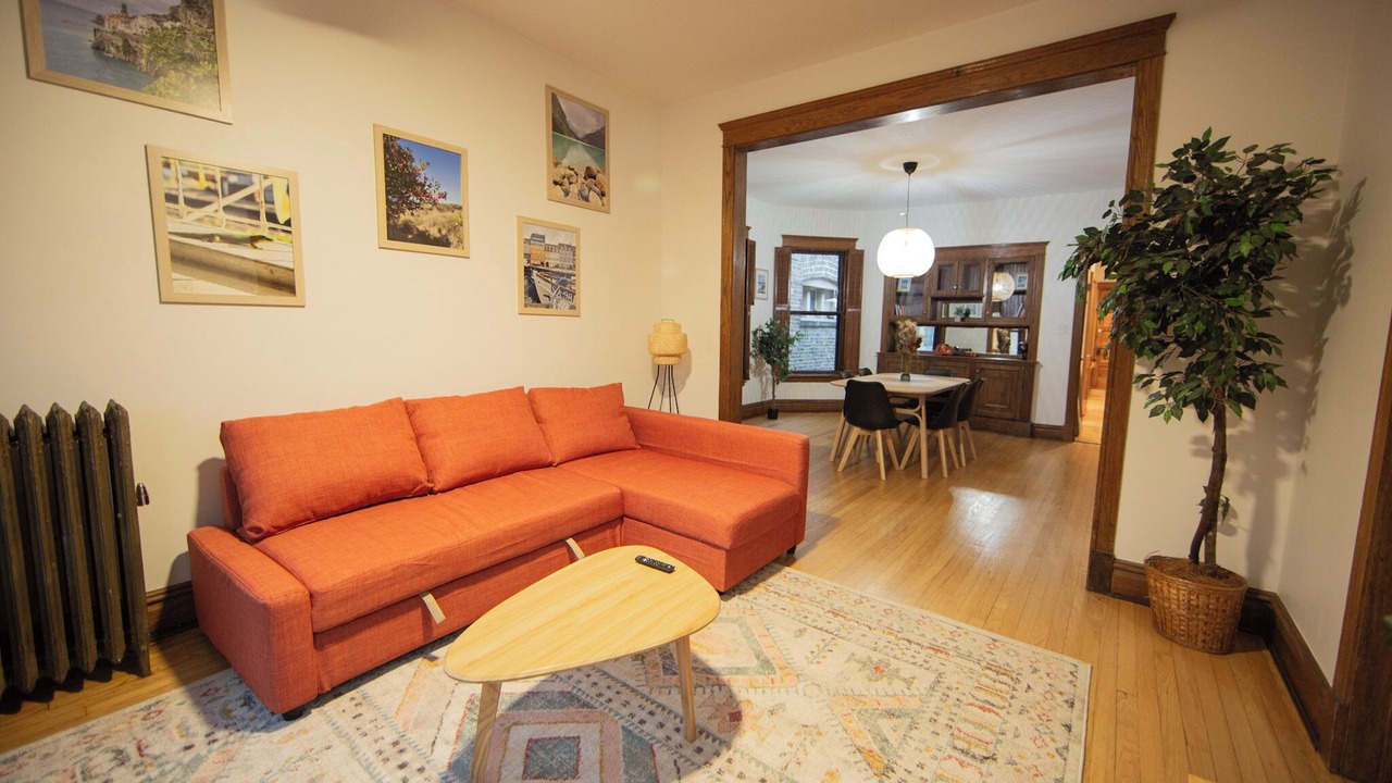 Photo of Livingroom in Rogers Park