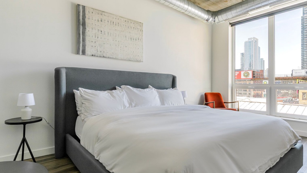 Photo of Bedroom in Near North Side