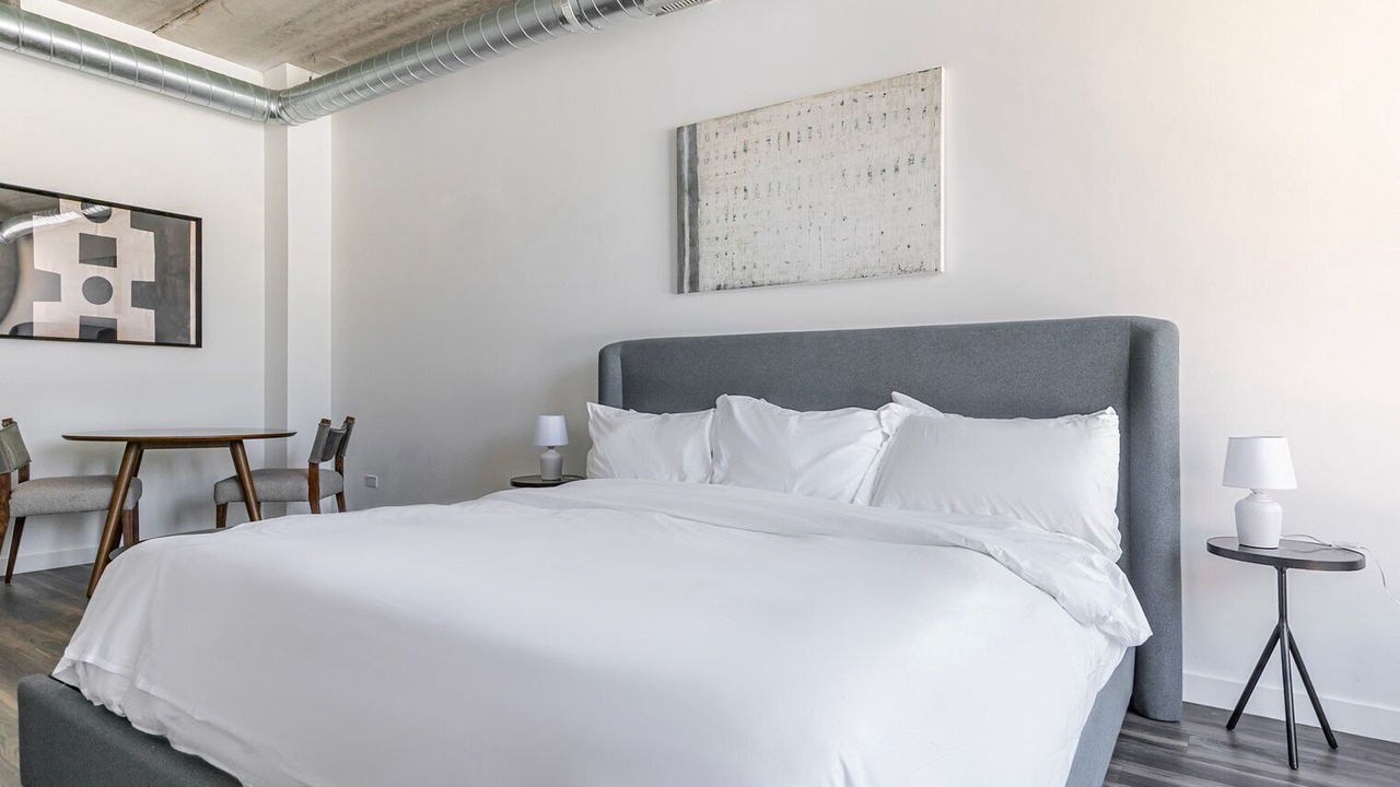 Photo of Bedroom in Near North Side