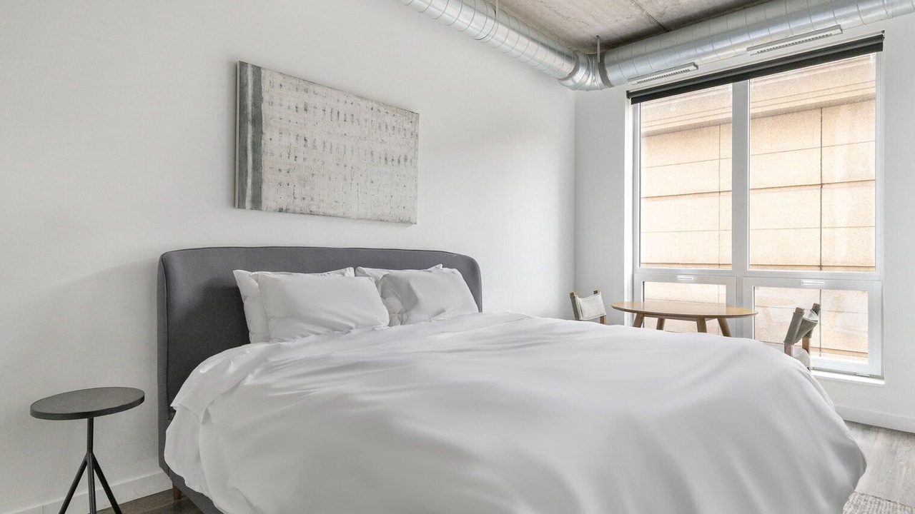 Photo of Bedroom in Near North Side