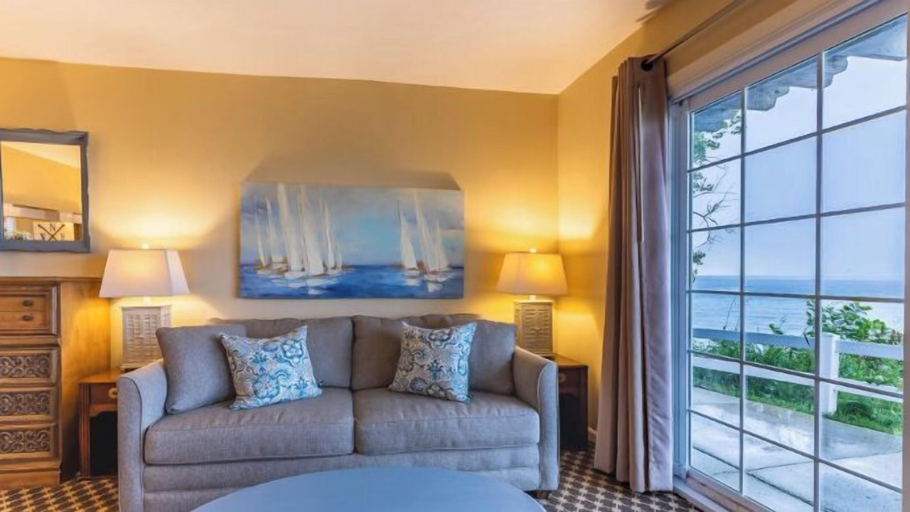 Photo of Livingroom in Whitehall