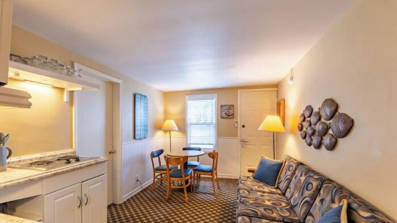 Photo of Livingroom in Whitehall