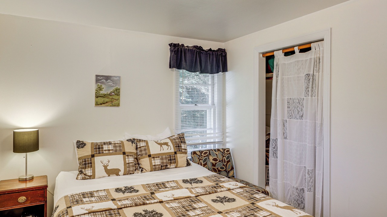 Photo of Bedroom in Eagle River