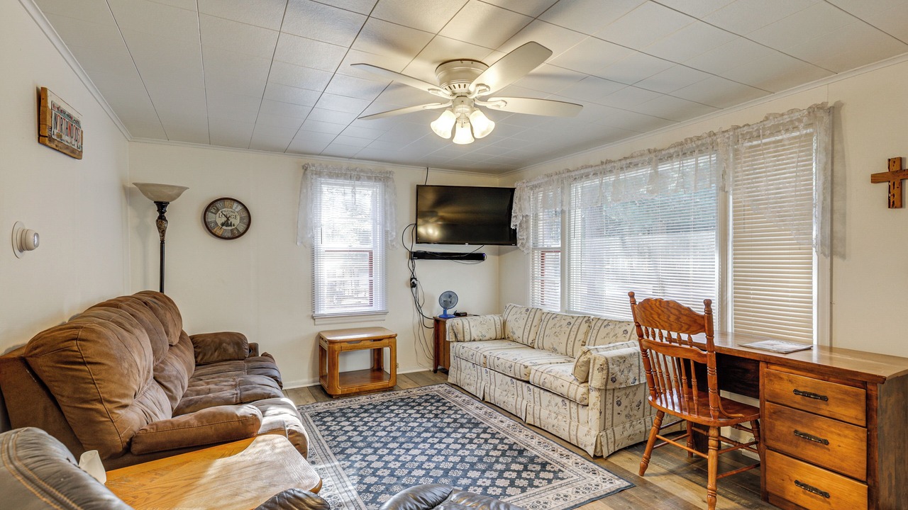 Photo of Livingroom in Eagle River