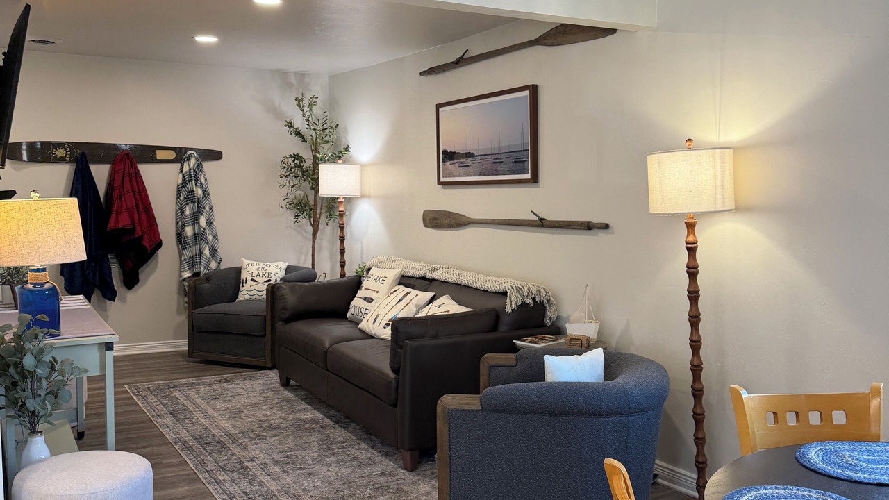 Photo of Livingroom in Delavan Lake