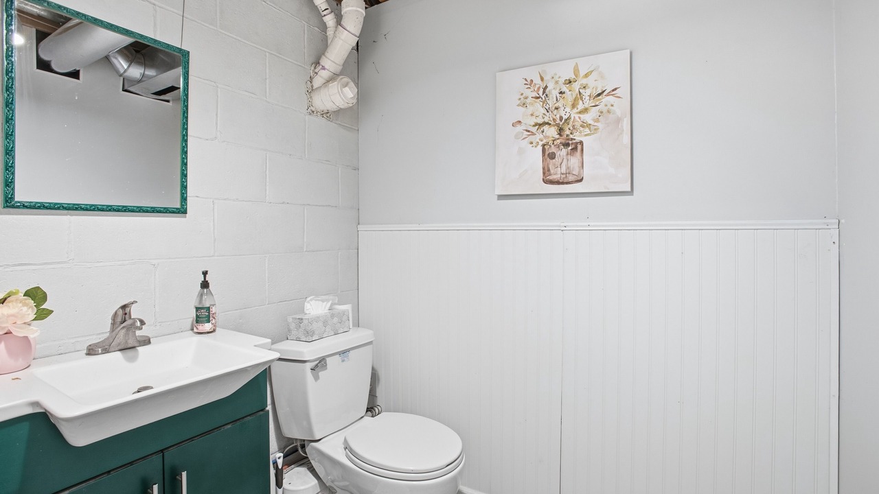 Photo of Bathroom in Mason County