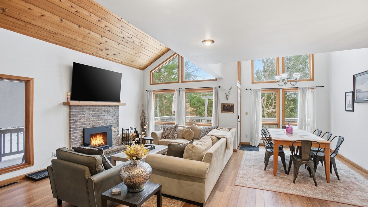 Photo of Livingroom in Mason County