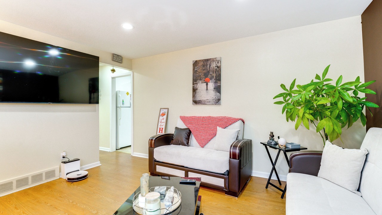 Photo of Livingroom in Warren