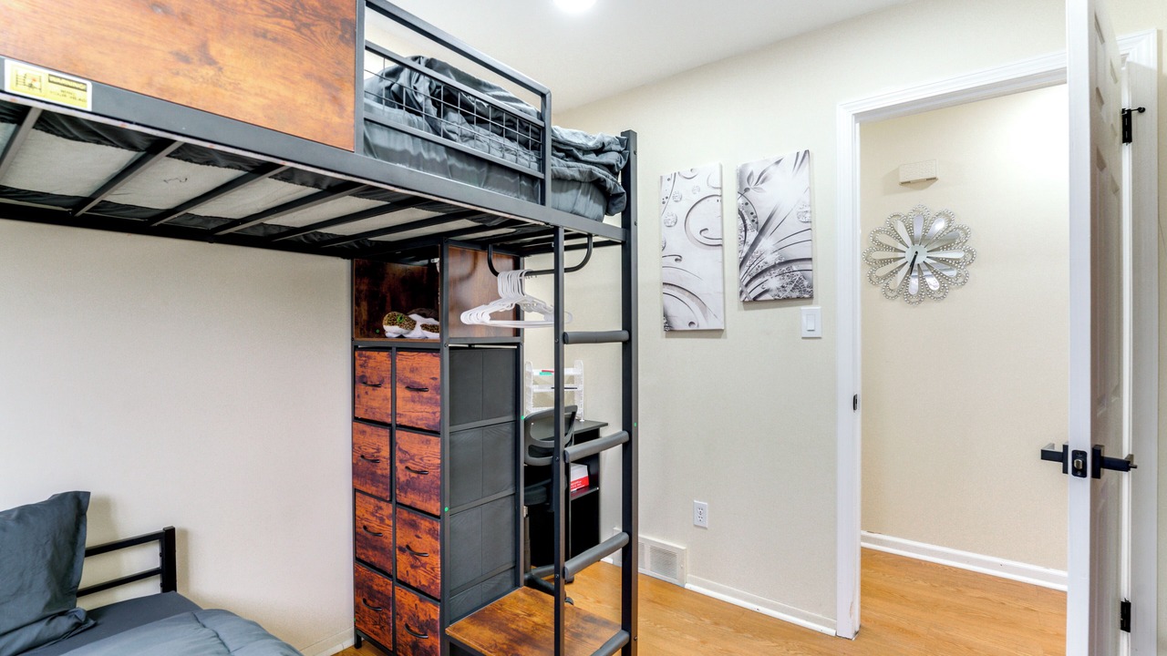 Photo of Bedroom in Warren
