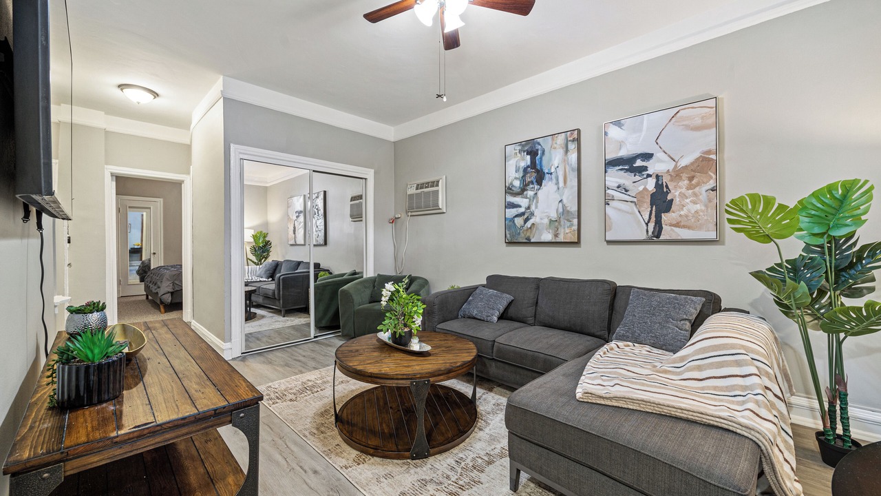 Photo of Livingroom in Oak Park