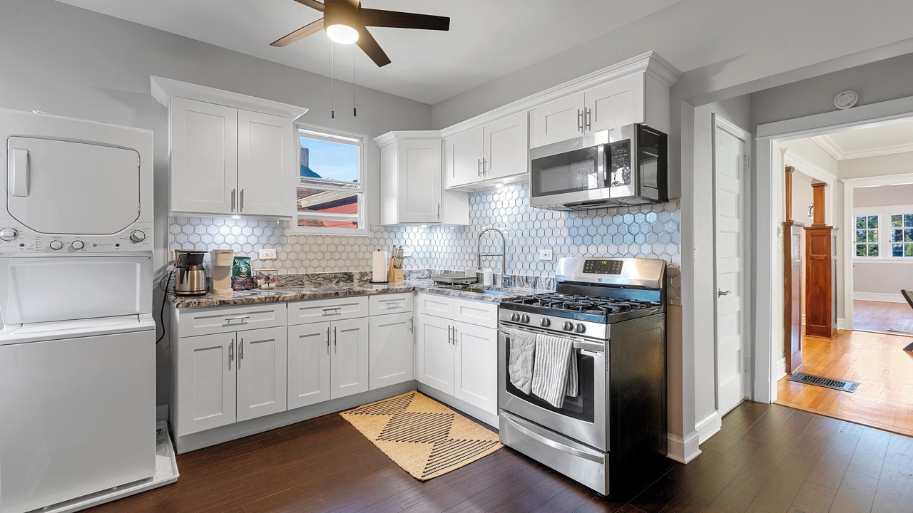 Photo of Kitchen in Old Irving Park