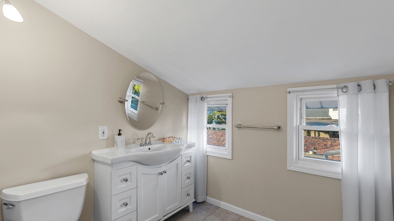 Photo of Bathroom in Old Irving Park