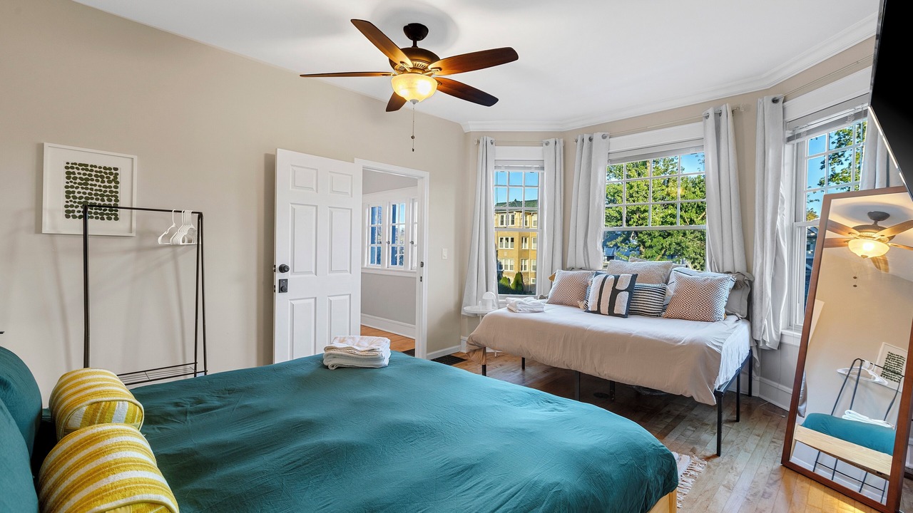 Photo of Bedroom in Old Irving Park