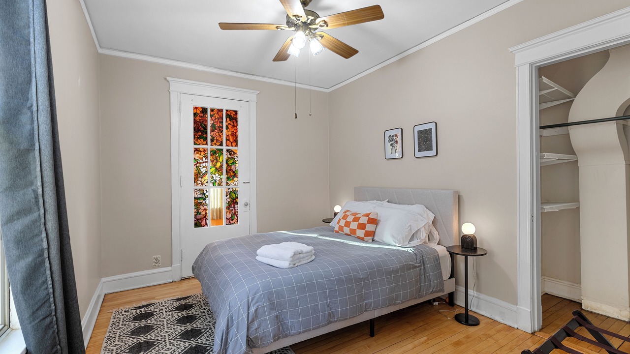 Photo of Bedroom in Old Irving Park