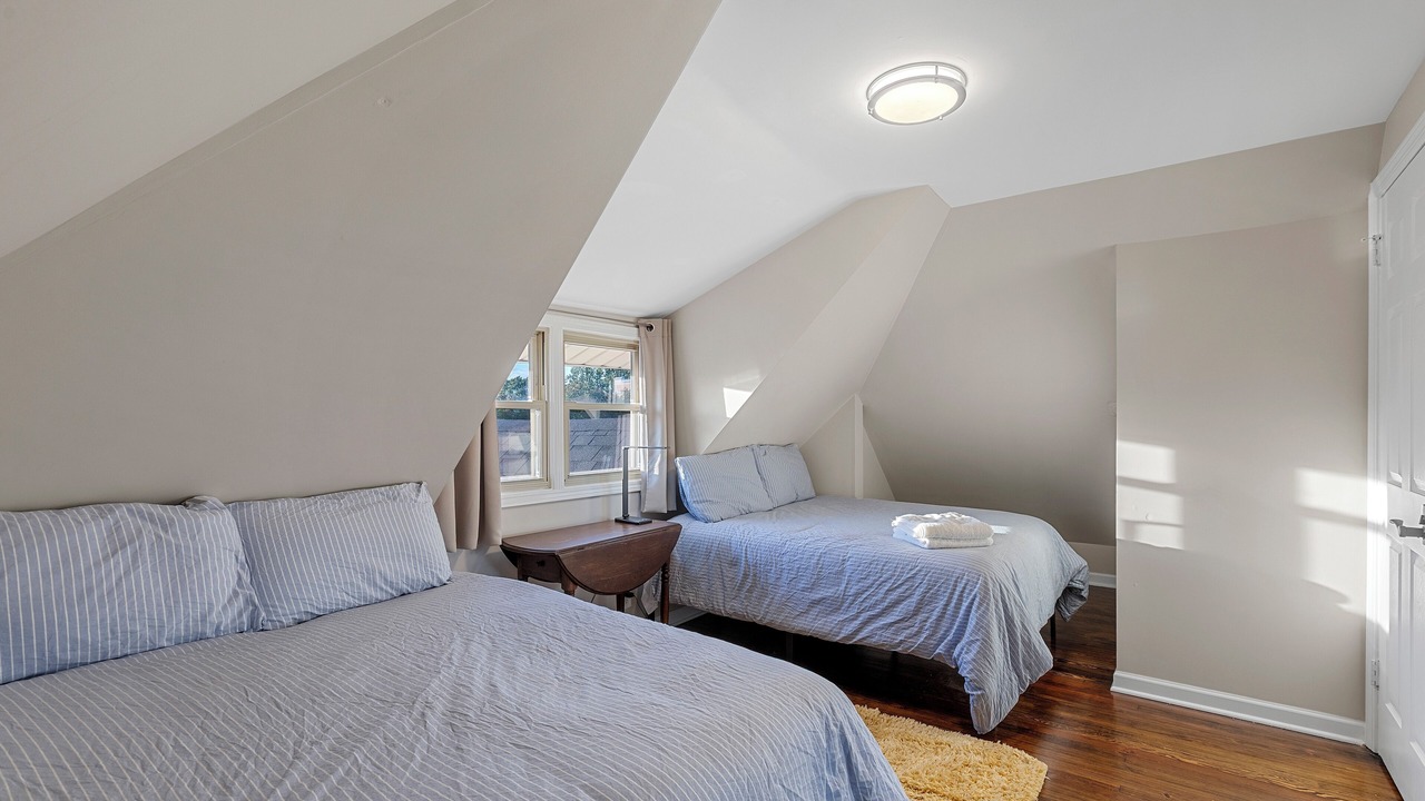 Photo of Bedroom in Old Irving Park
