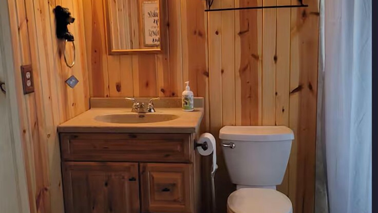 Photo of Bathroom in Suring
