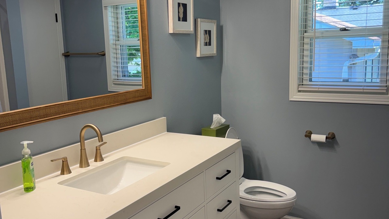 Photo of Bathroom in Paddock Lake