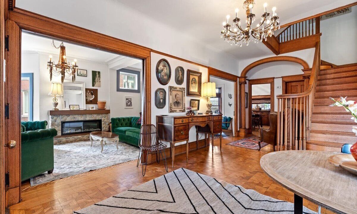 Photo of Livingroom in Uptown