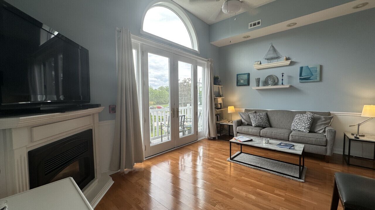 Photo of Livingroom in Lake Geneva
