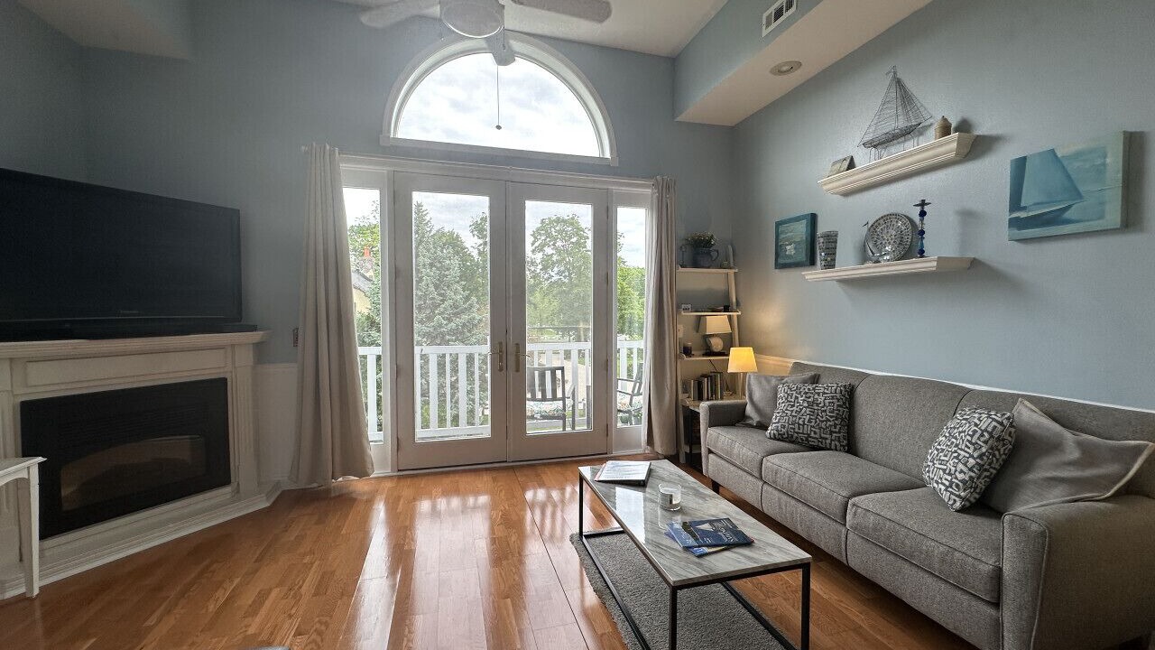 Photo of Livingroom in Lake Geneva