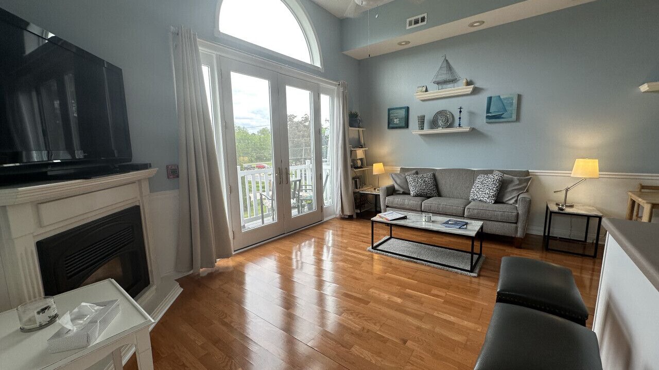 Photo of Livingroom in Lake Geneva