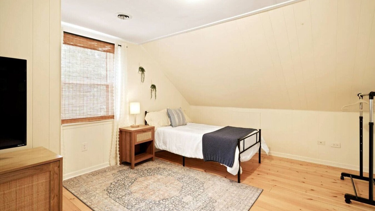Photo of Bedroom in Williams Bay