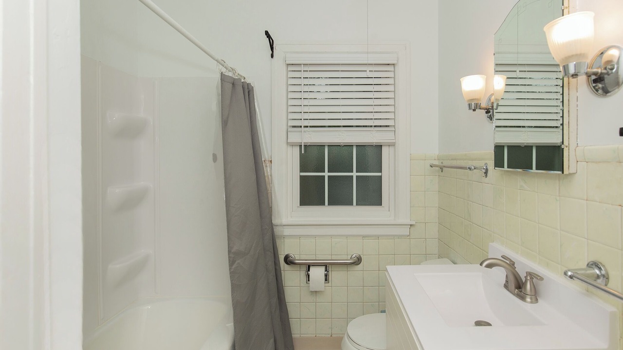 Photo of Bathroom in Davenport