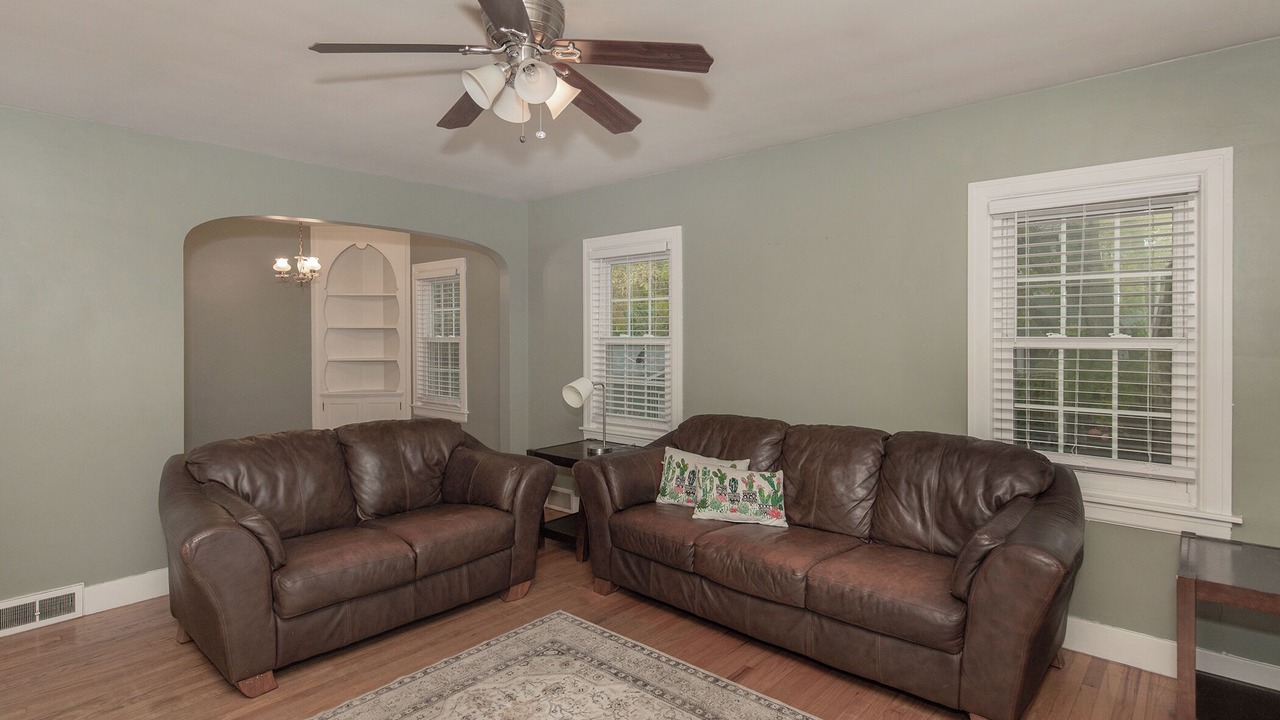 Photo of Livingroom in Davenport