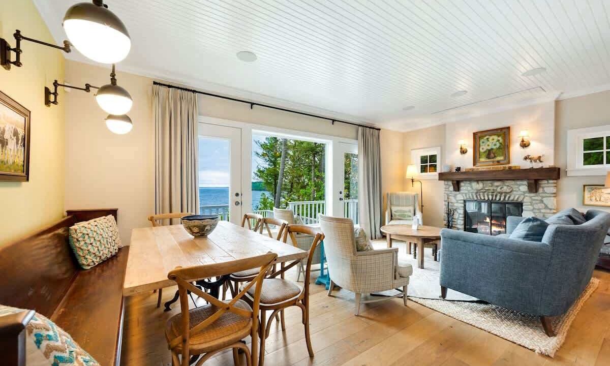 Photo of Livingroom in Gills Rock