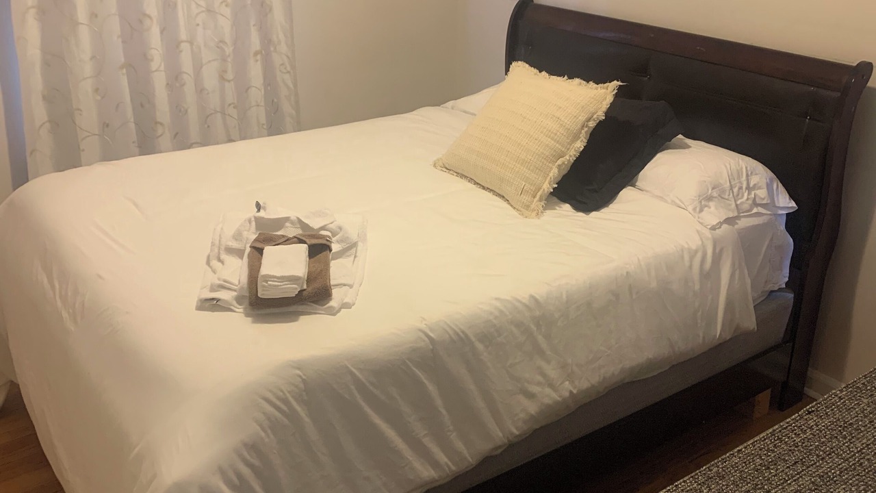 Photo of Bedroom in Harper Woods