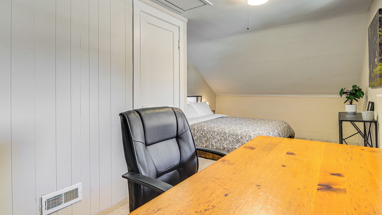 Photo of Bedroom in Fox River Grove
