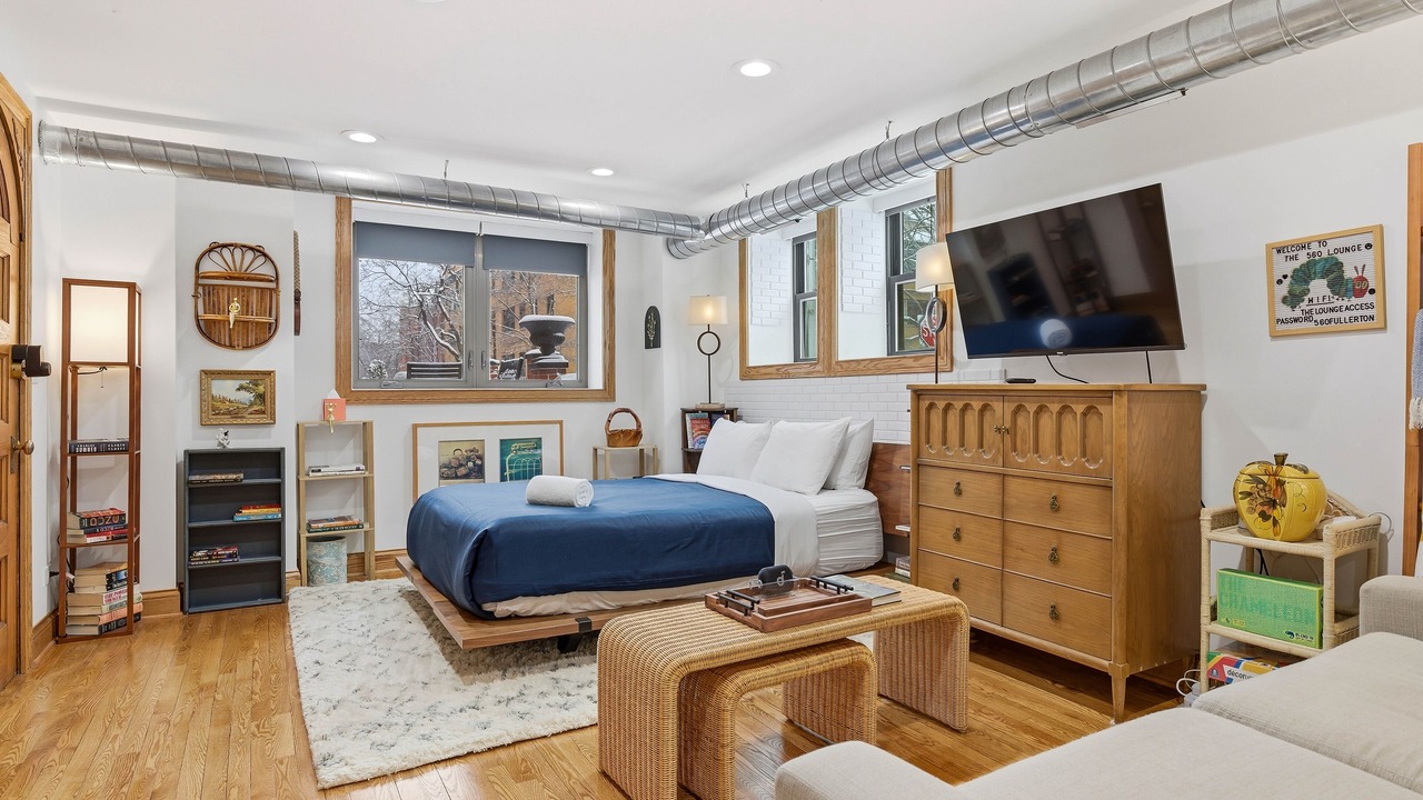 Photo of Bedroom in Lincoln Park