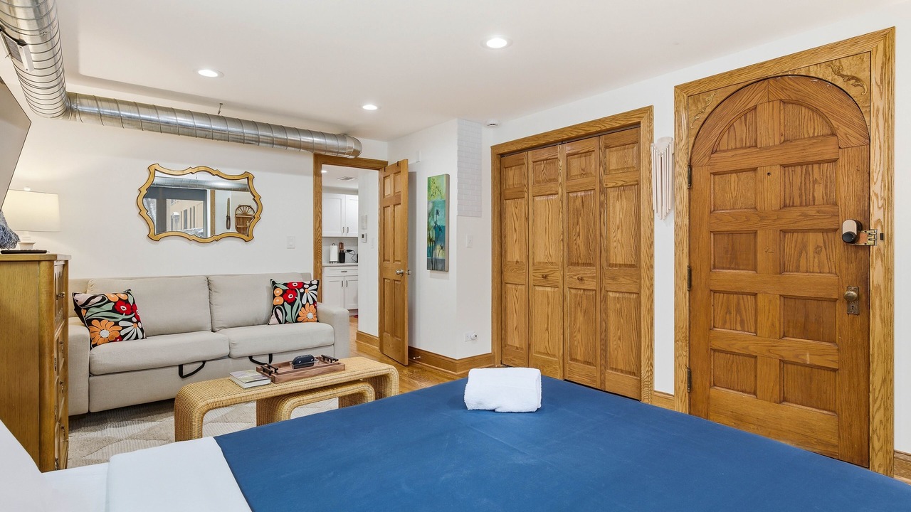 Photo of Bedroom in Lincoln Park