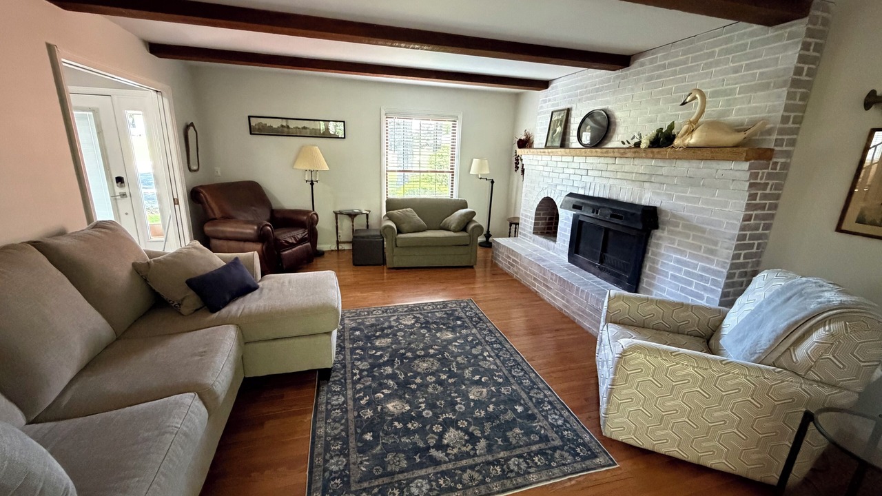 Photo of Livingroom in Dyersville
