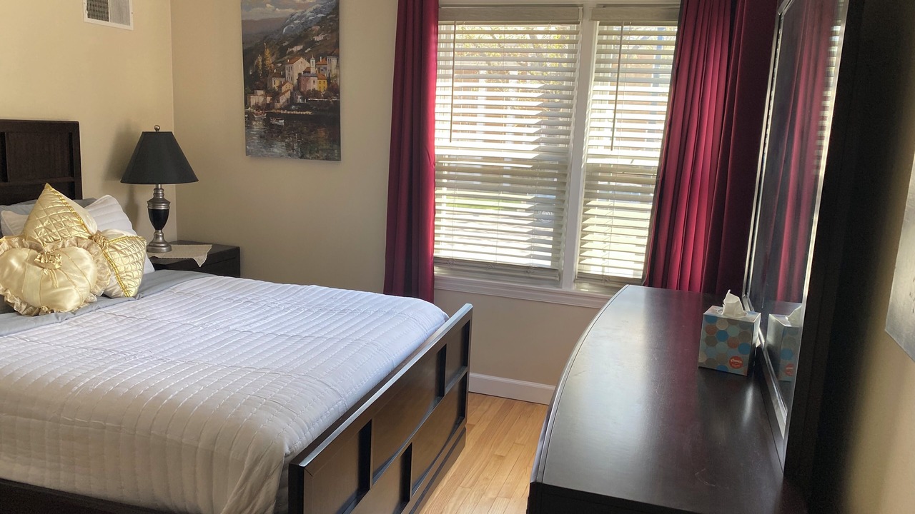 Photo of Bedroom in Skokie