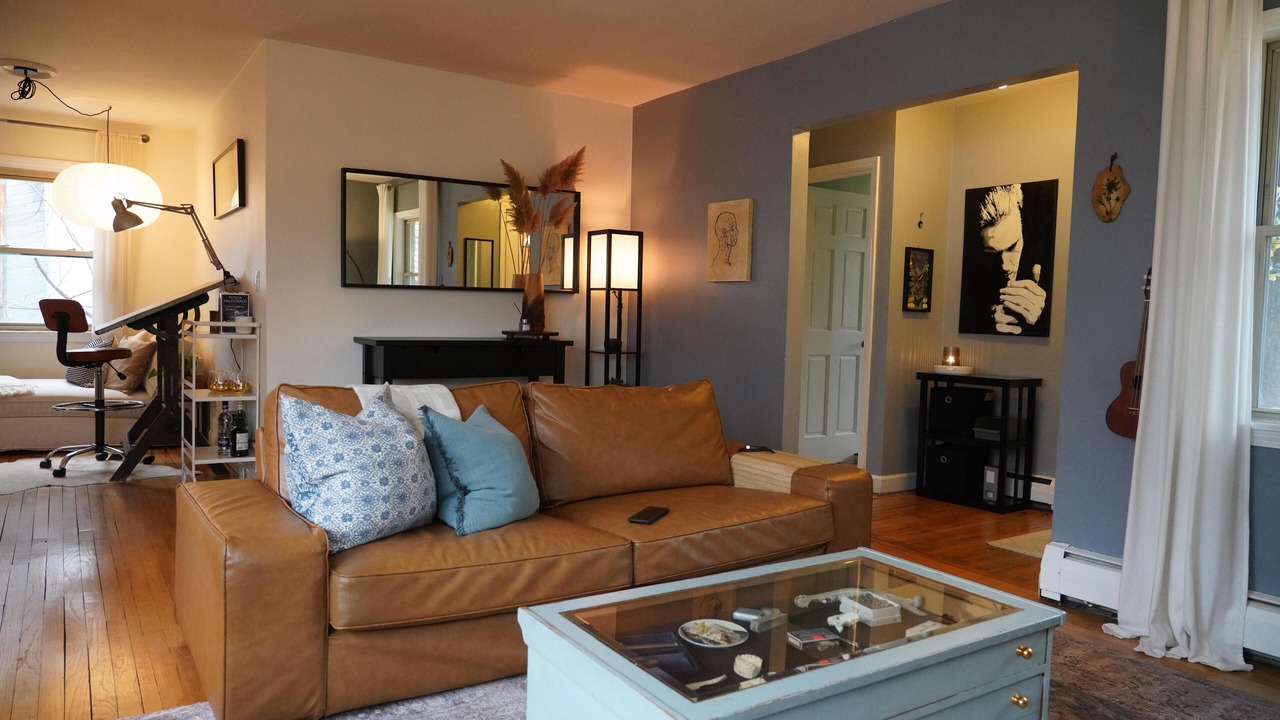 Photo of Livingroom in Elmhurst