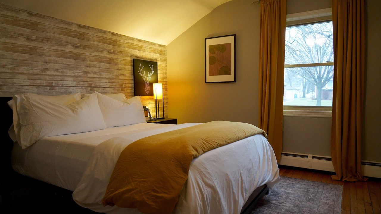 Photo of Bedroom in Elmhurst