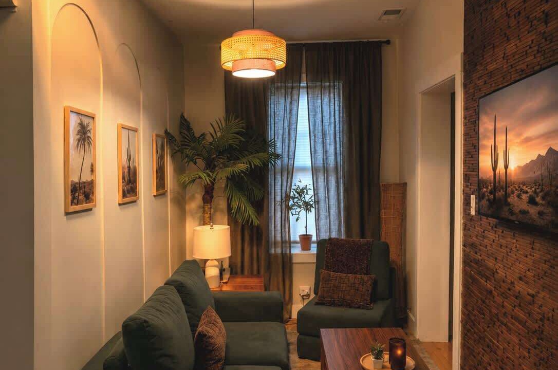 Photo of Livingroom in West Town