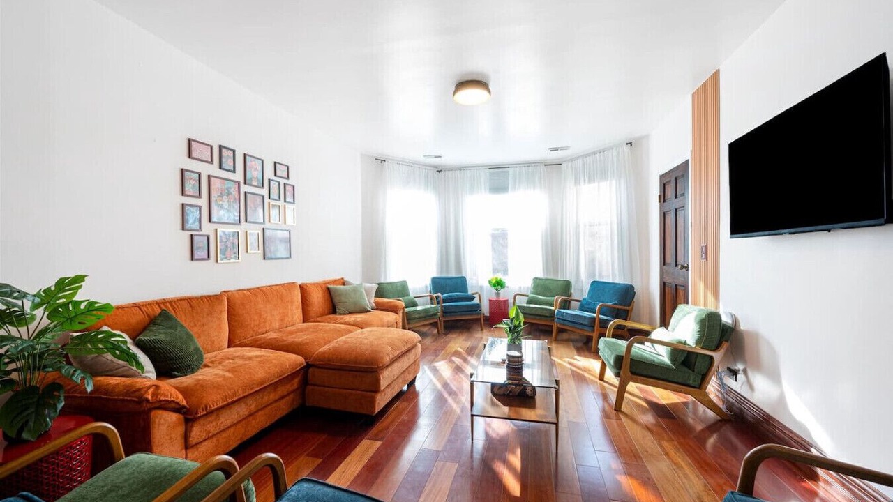 Photo of Livingroom in Lakeview