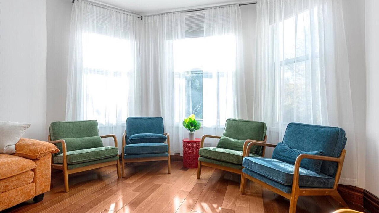 Photo of Livingroom in Lakeview