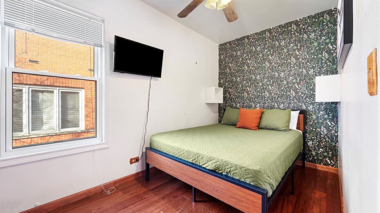 Photo of Bedroom in Lakeview