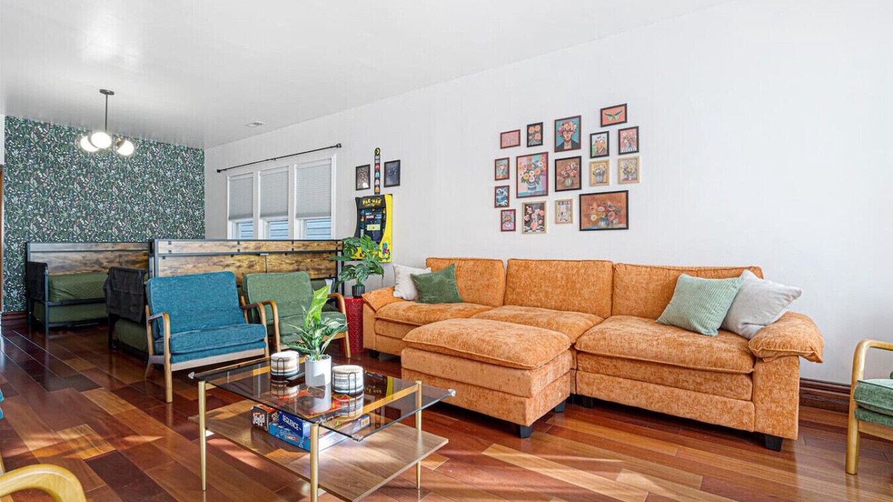 Photo of Livingroom in Lakeview