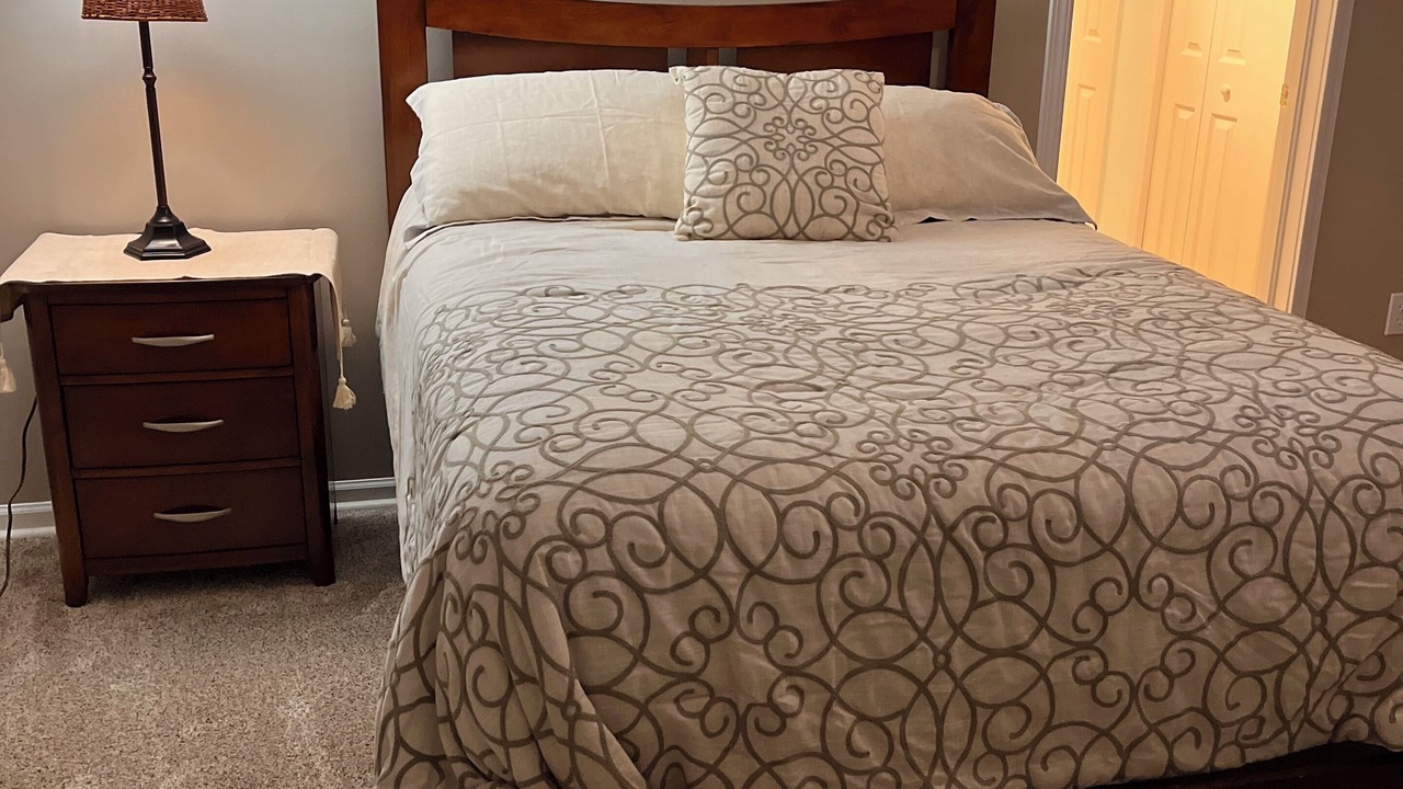 Photo of Bedroom in Saline