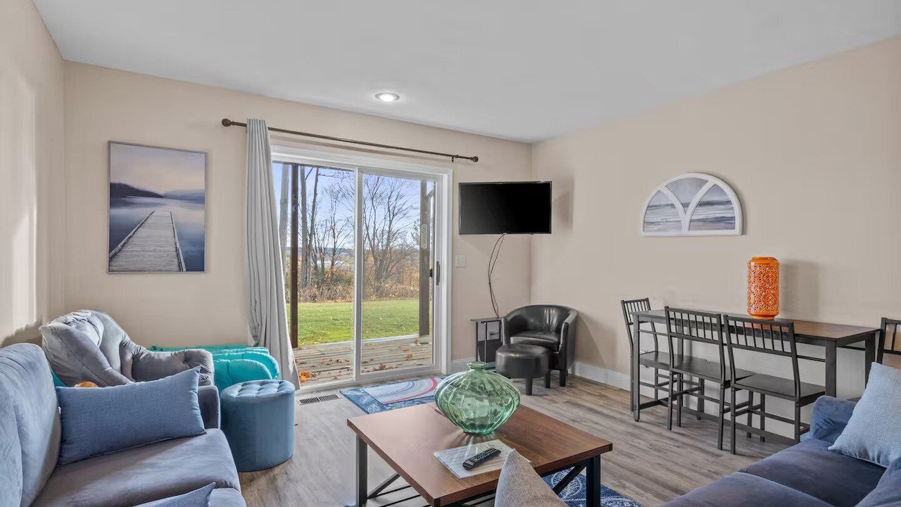Photo of Livingroom in Kewadin